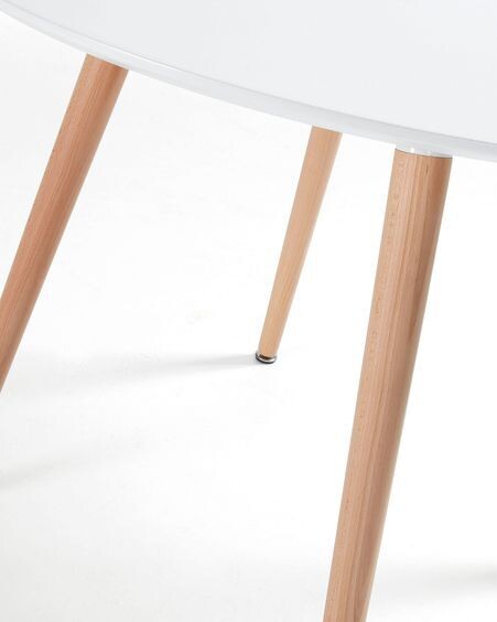 Mesa redonda Wad lacado blanco y patas de madera maciza de haya Ø 100 cm