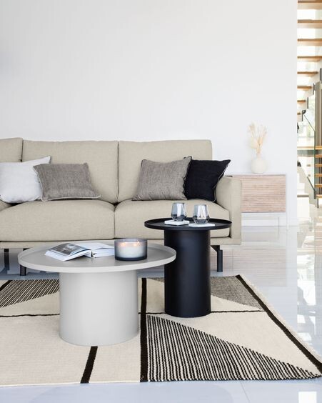 Mesa auxiliar redonda Fleksa de metal gris Ø 72 cm