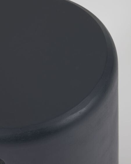 Reposapiés de exterior Taimi de cemento con acabado negro Ø 35 cm