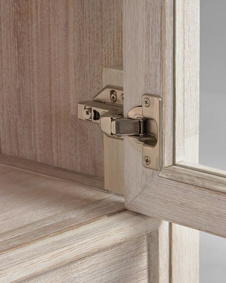 Vitrina Alen de madera maciza de acacia 110 x 166 cm