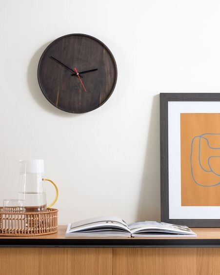 Reloj de pared redondo Zakie de madera maciza de acacia acabado negro Ø 30 cm
