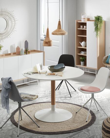Mesa redonda Trick Ø 110 cm lacado blanco pie madera maciza fresno y acero acabado blanco