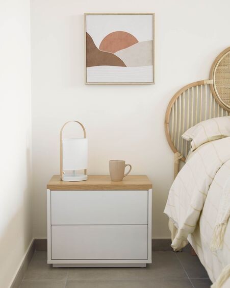 Lámpara de mesa Zayma de madera de haya y algodón blanco
