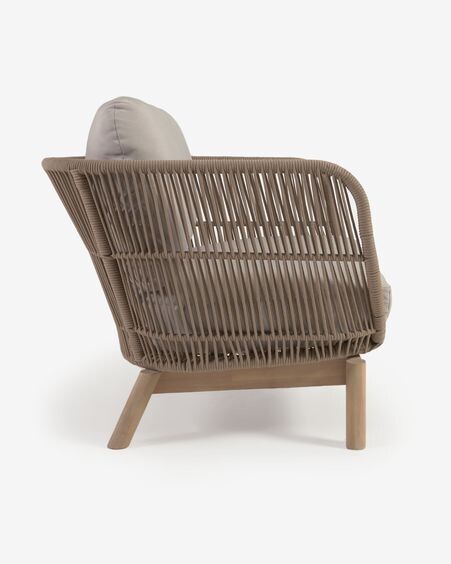 Butaca Catalina de cuerda beige y madera maciza de acacia FSC