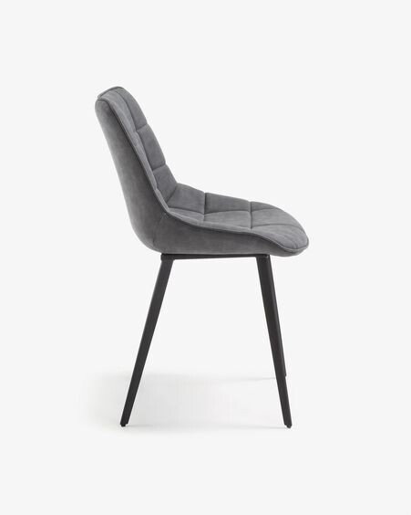 Silla Adam de piel sintética gris oscuro y patas de acero con acabado negro
