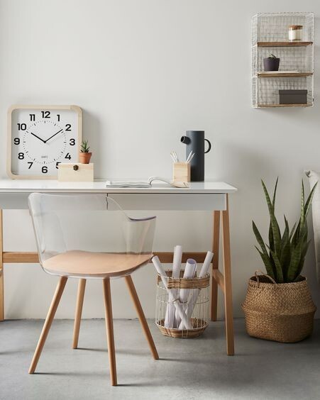 Silla Bjorg transparente y madera maciza de haya