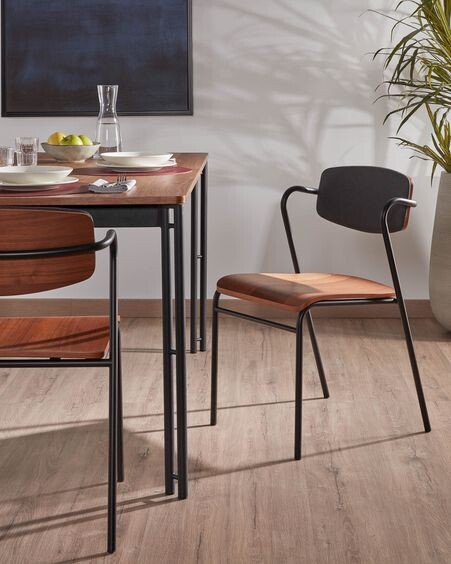 Silla Zaha gris oscuro de chapa de nogal y acero con acabado negro
