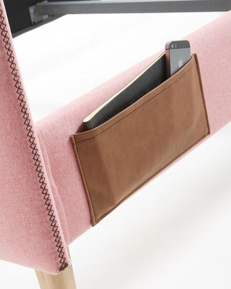Cama desenfundable Dyla rosa con patas de madera maciza de haya 90 x 190 cm
