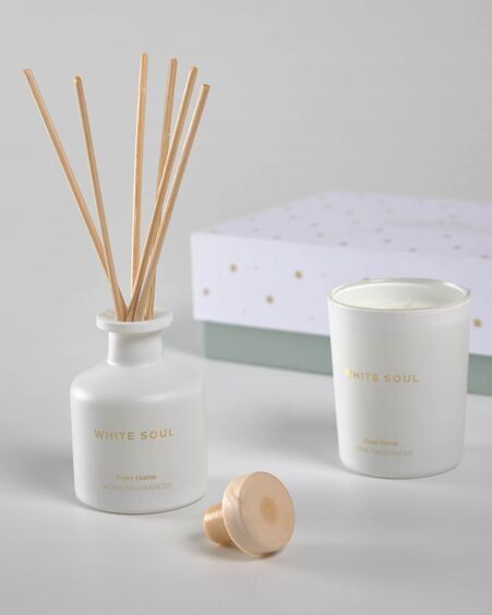 Set White Soul de ambientador en sticks 50 ml y vela aromática 70 gr