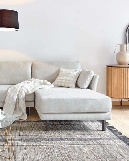 Sofá Gilma 3 plazas con chaise longue derecho/izquierdo beige y patas negro 260 cm