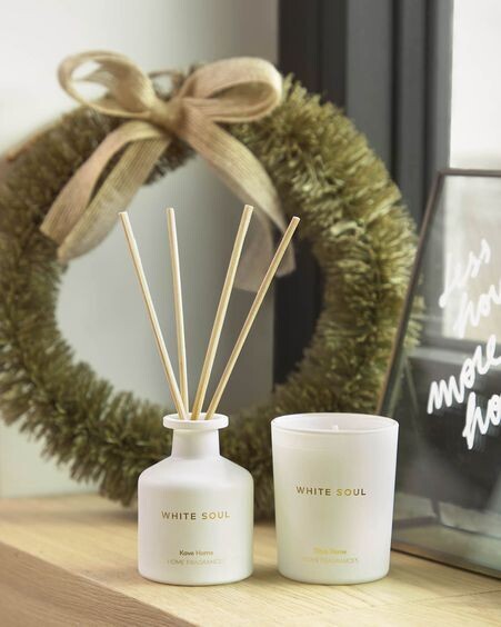 Set White Soul de ambientador en sticks 50 ml y vela aromática 70 gr