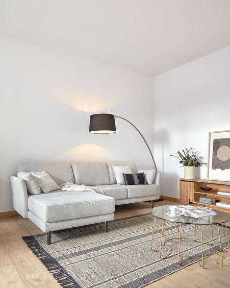 Sofá Gilma 3 plazas con chaise longue derecho/izquierdo beige y patas negro 260 cm