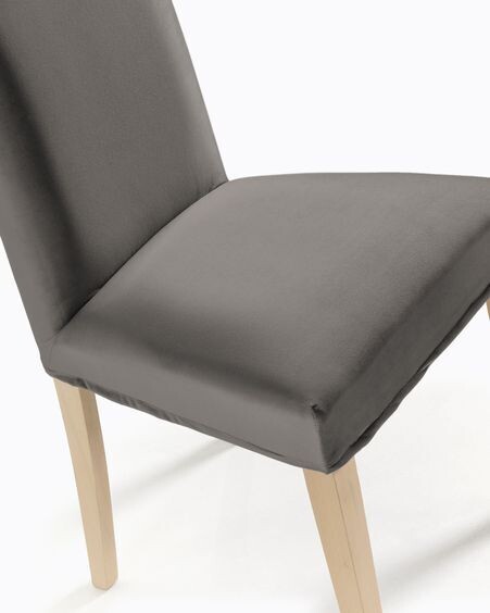 Silla Freda terciopelo gris y patas de madera maciza de haya acabado natural