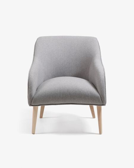 Butaca Bobly gris y patas de madera acabado natural
