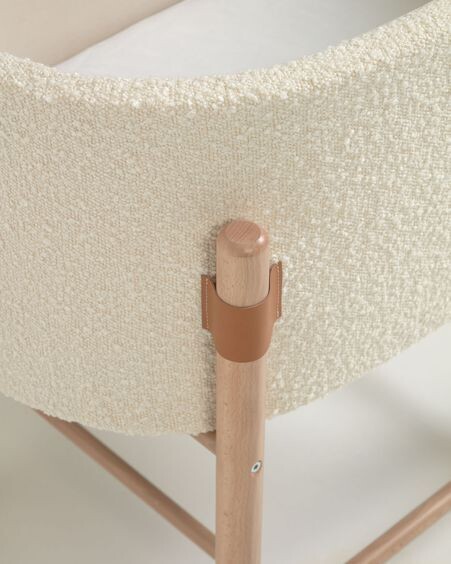 Moisés Adara de borreguito blanco y madera maciza de haya 69 x 46 cm