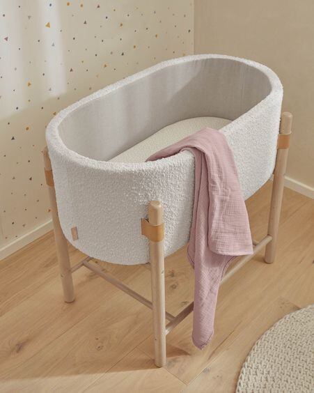Moisés Adara de borreguito blanco y madera maciza de haya 69 x 46 cm