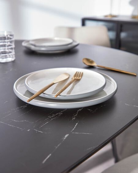 Plato plano Sadashi de porcelana blanco y gris
