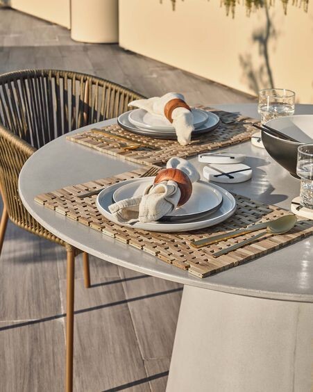 Plato plano Sadashi de porcelana blanco y gris
