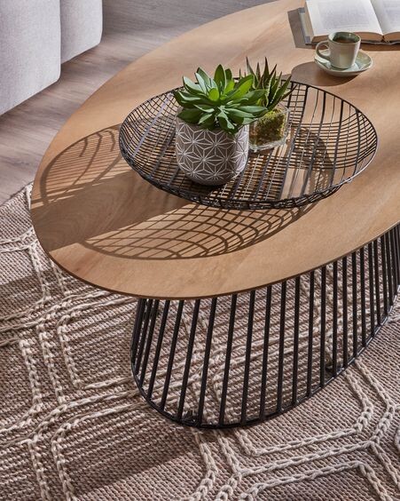 Mesa de centro Leska madera maciza de mango y pie de acero acabado negro 120 x 65 cm
