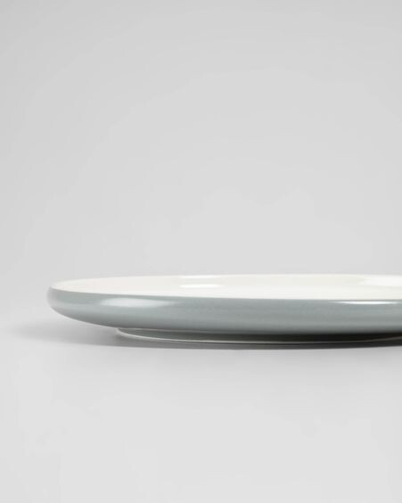 Plato plano Sadashi de porcelana blanco y gris