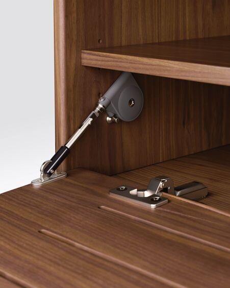 Mueble TV Carolin de chapa de nogal 180 x 63,5 cm