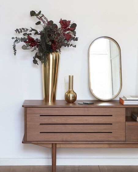 Mueble TV Carolin de chapa de nogal 180 x 63,5 cm