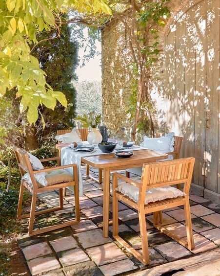 Silla de exterior Emili de madera maciza acacia FSC 100%