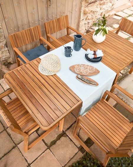 Silla de exterior Emili de madera maciza acacia FSC 100%