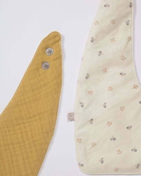 Set Yamile de 2 bandanas 100% algodón orgánico (GOTS) mostaza y beige con hojas multicolor