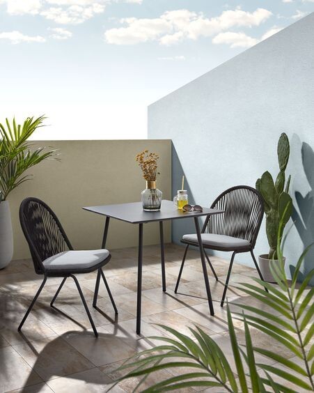 Mesa Mathis fibra de cemento con patas de acero acabado negro 75 x 75 cm