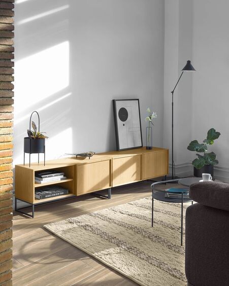 Mueble TV Taiana 1 puerta de chapa de roble y acero acabado negro 112 x 51 cm