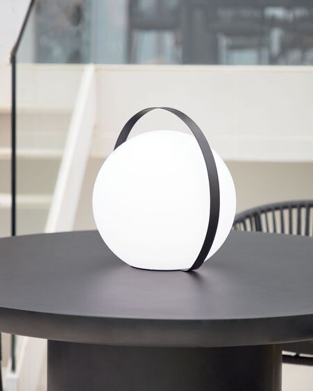 Lámpara de mesa de exterior Dinesh con asa de acero negro
