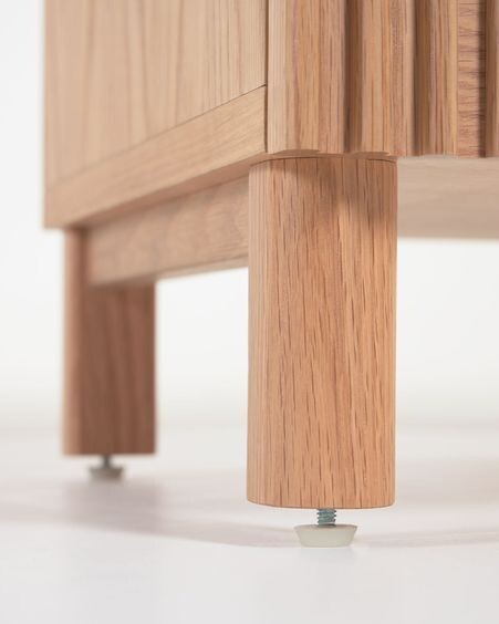Estantería Beyla de madera maciza y chapa de roble 84,5 x 170 cm FSC 100%