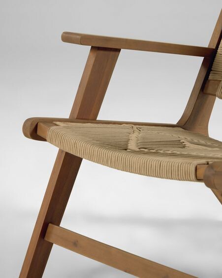 Sillón Geralda madera maciza acacia con acabado oscuro FSC 100%