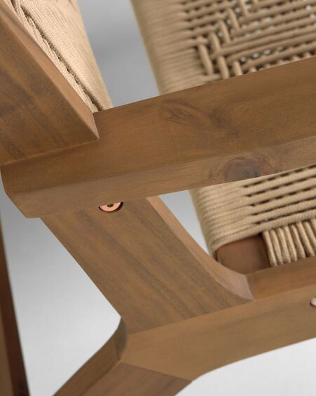 Sillón Geralda madera maciza acacia con acabado oscuro FSC 100%