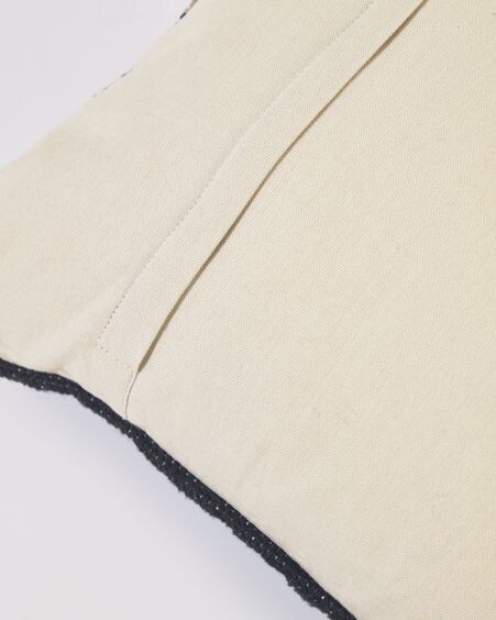 Funda cojín Margarite 100% algodón flecos negro y blanco 45 x 45 cm