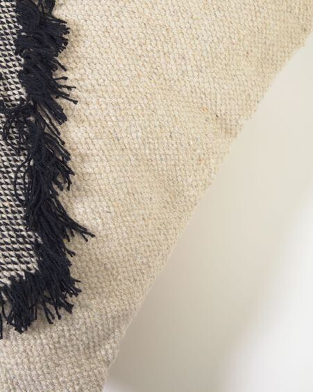 Funda cojín Margarite 100% algodón flecos negro y blanco 45 x 45 cm