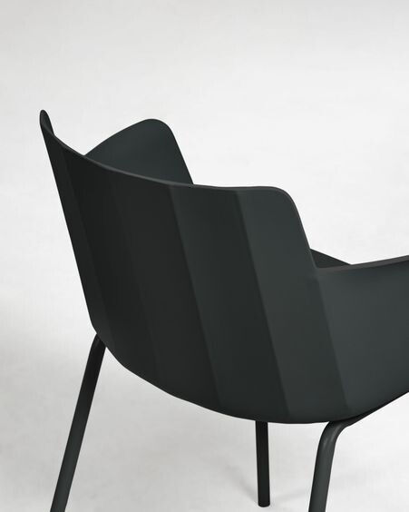 Silla con brazos Hannia negro