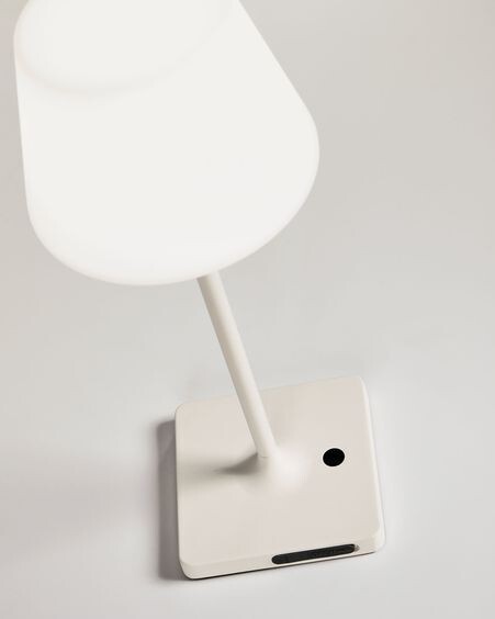 Lámpara de mesa de exterior Aluney con acabado blanco