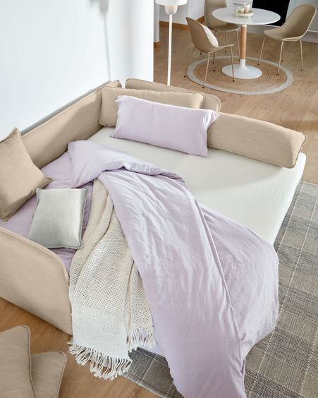Sofá cama Tanit beige y patas de madera maciza de haya con acabado natural 210 cm