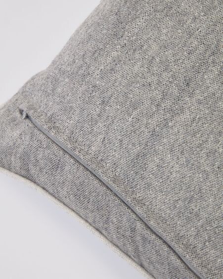 Funda cojín Alcara gris con borde blanco 45 x 45 cm