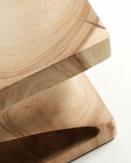 Mesa auxiliar Hakon con interior tallado 30 x 30 cm