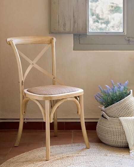 Silla Alsie de madera maciza de olmo lacado natural