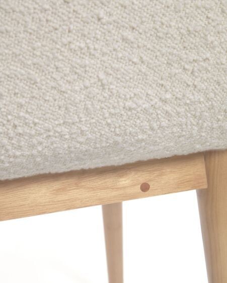 Silla Konna de borreguito blanco y patas de chapa de fresno acabado natural
