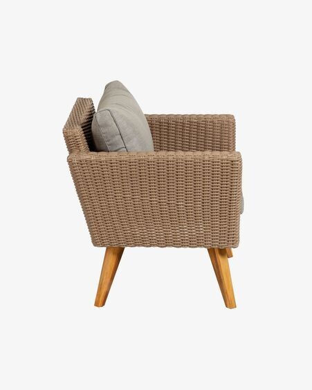 Butaca Sumie de ratán sintético con patas de madera maciza de acacia FSC 100%