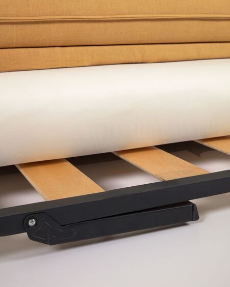 Sofá cama Tanit mostaza y patas de madera maciza de haya con acabado natural 210 cm