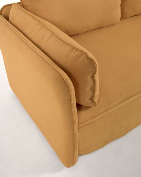 Sofá cama Tanit mostaza y patas de madera maciza de haya con acabado natural 210 cm