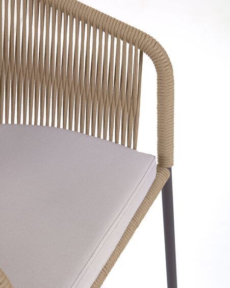 Silla Yanet de cuerda beige y patas de acero galvanizado