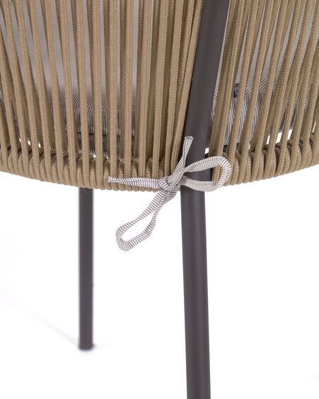 Silla Yanet de cuerda beige y patas de acero galvanizado