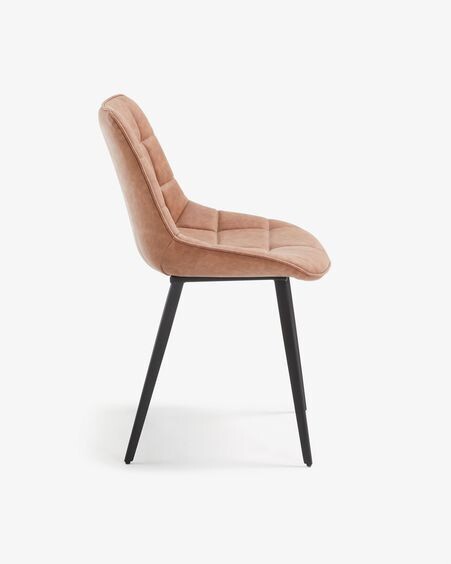 Silla Adam de piel sintética marrón y patas de acero con acabado negro